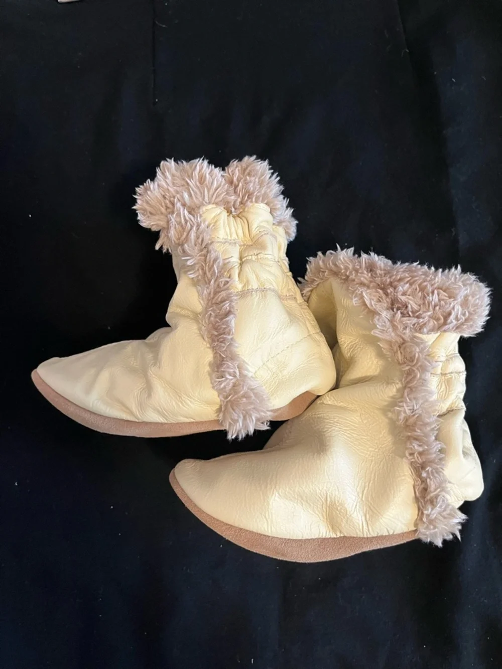 Robeez Cream Leather Baby Booties with Tan Faux-Fur Cuff